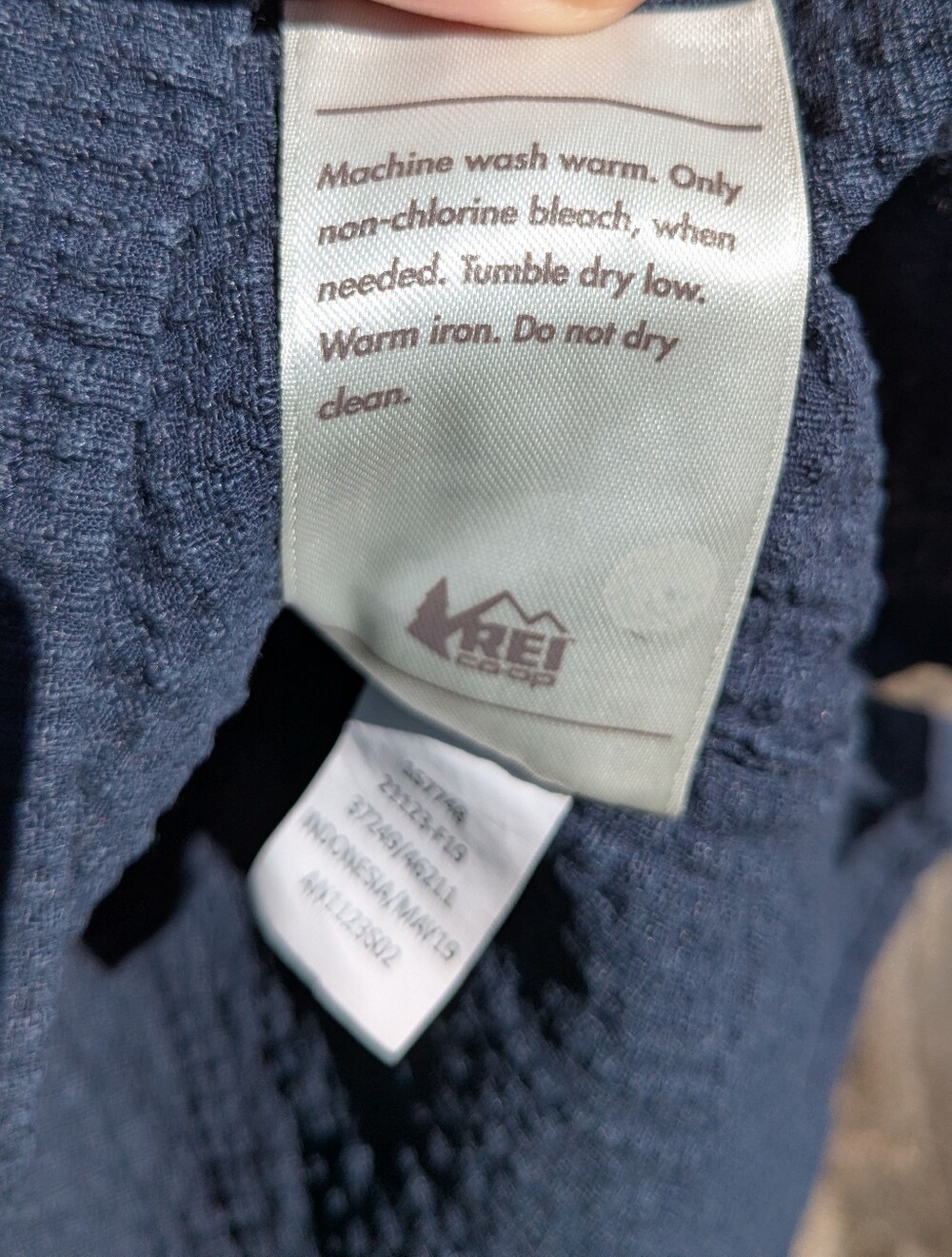 REI Medium Norseland Woven Popover V-neck Shirt Raime/Cotton Boxy Blue - Picture 8 of 10
